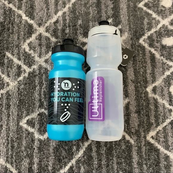 💪🏻 Set of 2 Sport Bottles - Picture 1 of 1